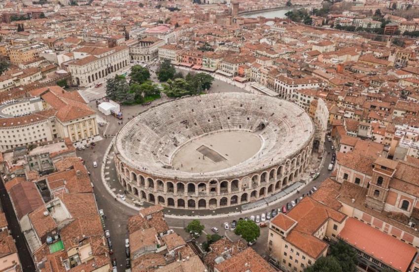 Graziosa Mansarda Centro Verona Bagian luar foto